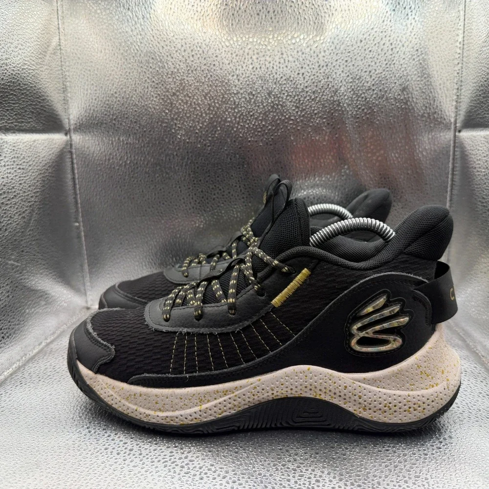 Size 7Y Under Armour UA Curry‎ 3Z7 Black Kids Basketball Shoes 3026623-001